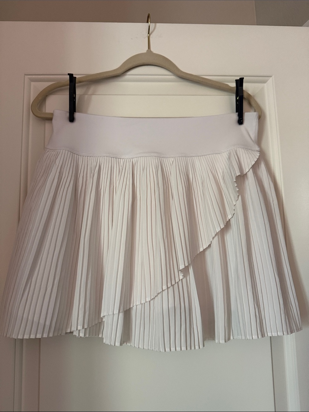 Yogalicious White Pleated Ruffle Mini Skirt